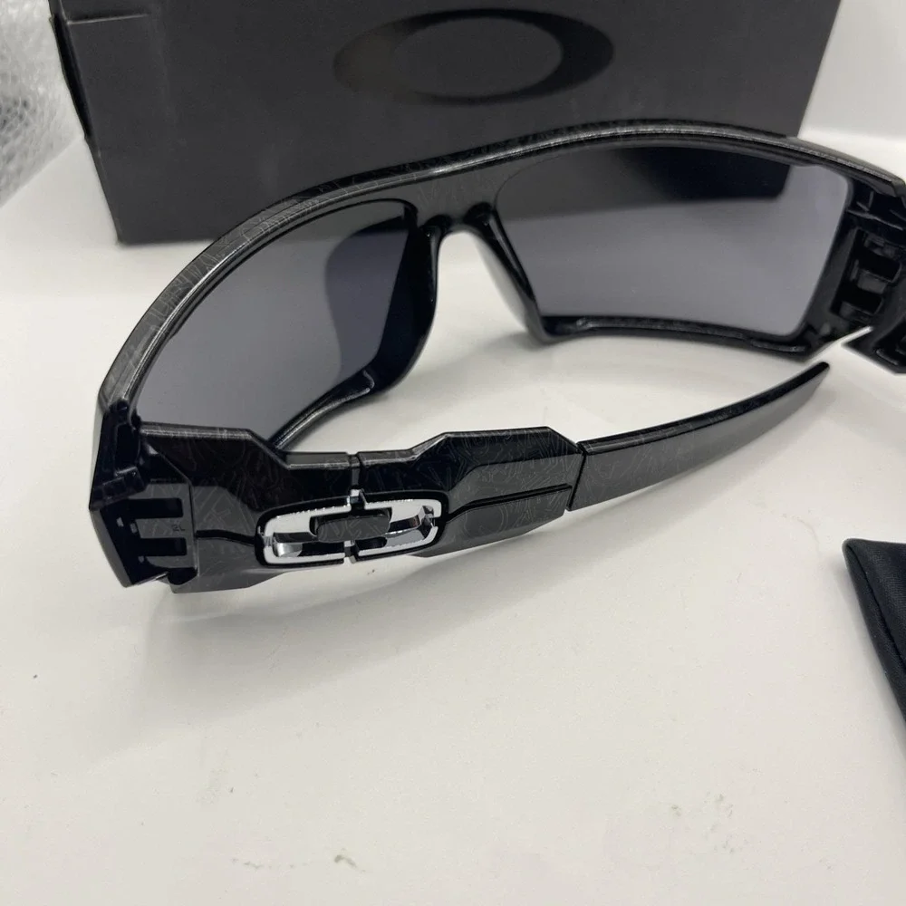 OAKLEY Oil Rig Sunglasses Black Silver Ghost Black Iridium RARE 24-058